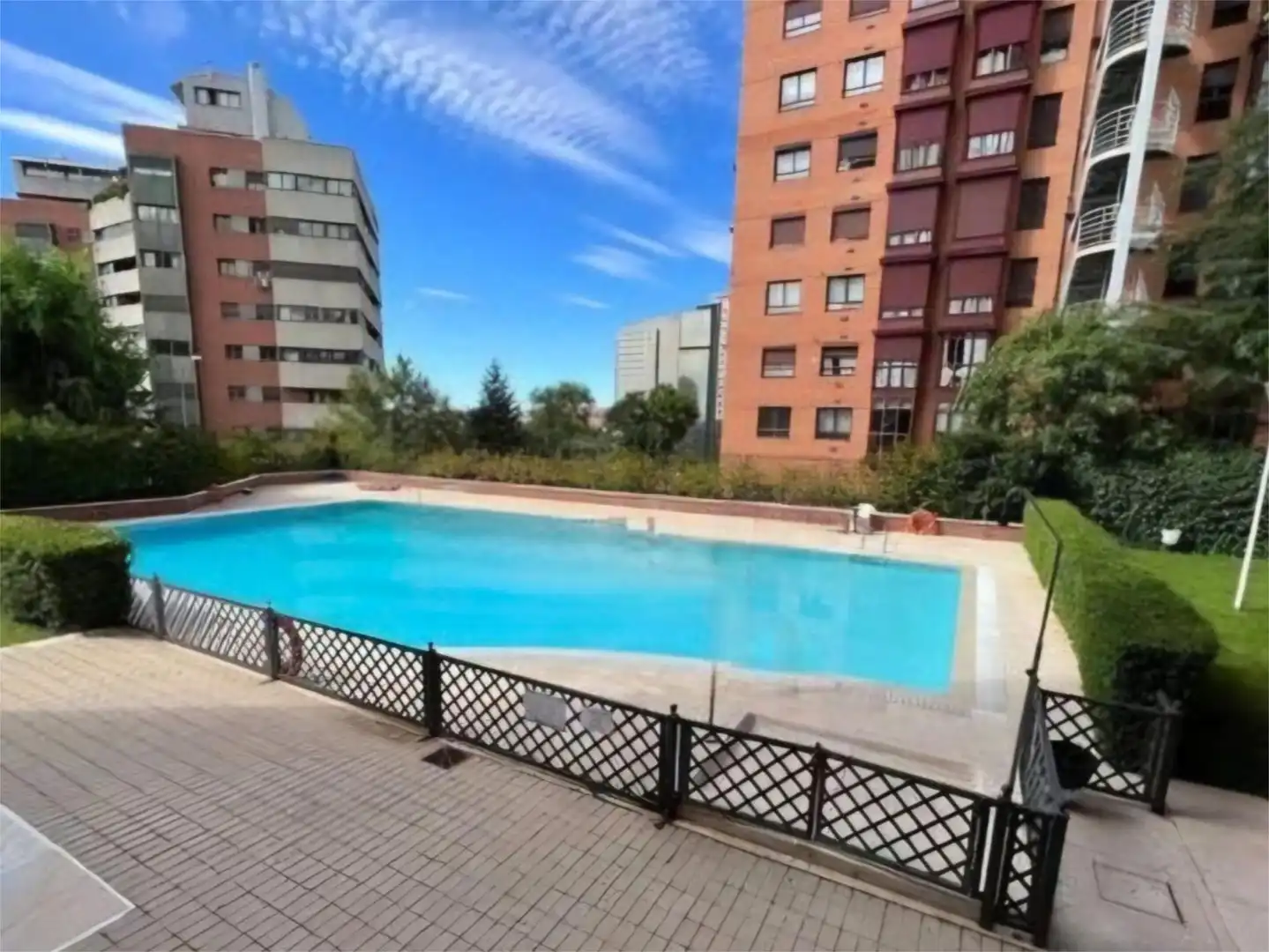 Piso en venta en Calle de Yerma, 8, Costillares Piscina de Piso en venta en Madrid con Aire acondicionado, Calefacción y Parquet