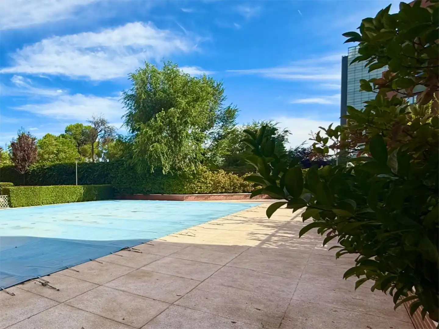 Piso en venta en Calle de Yerma, 8, Costillares Piscina de Piso en venta en Madrid con Aire acondicionado, Calefacción y Parquet