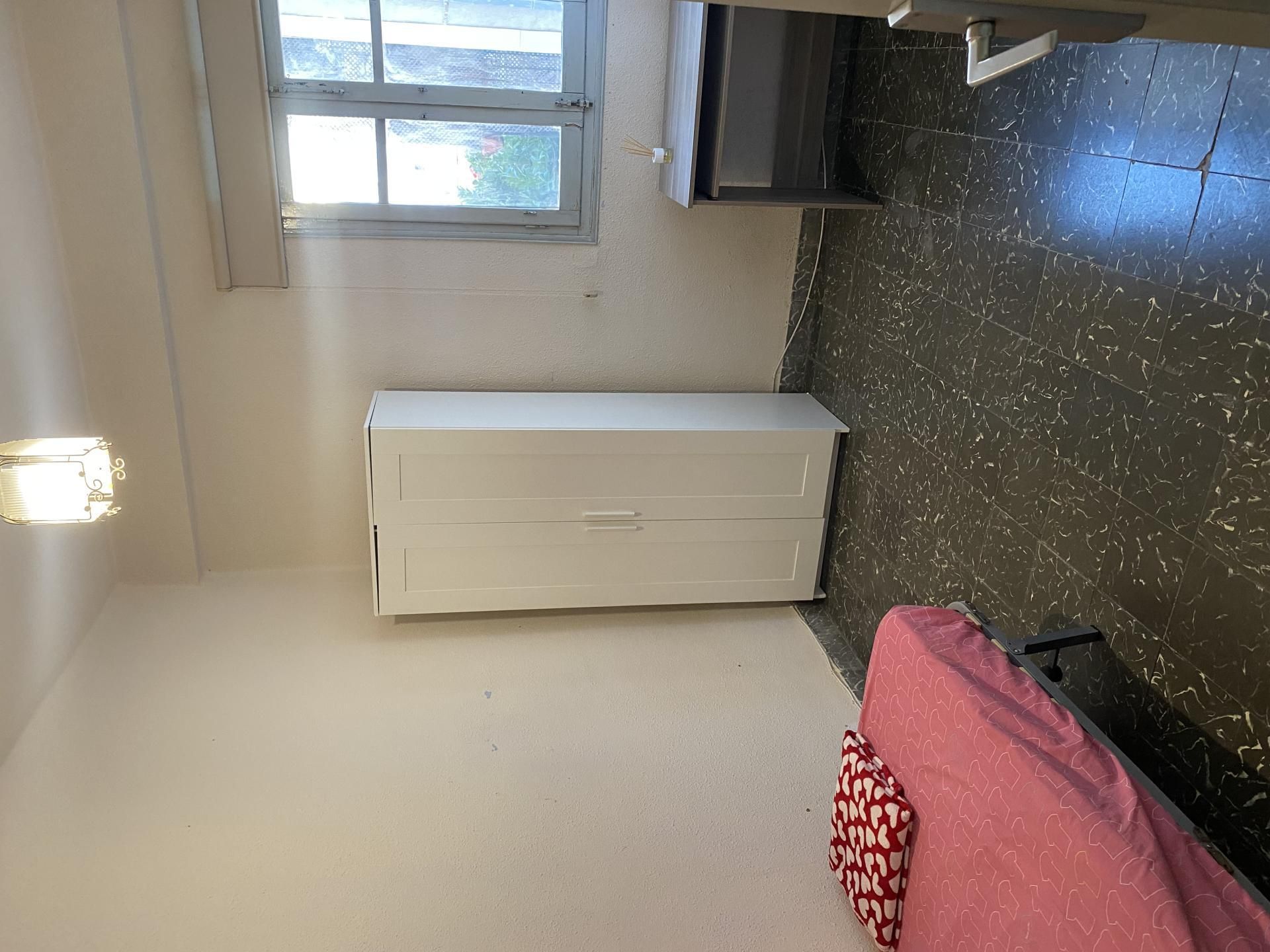 Flat to share in Carrer del Doctor Moliner, 4, Exposició Bedroom of Flat to share in Valencia Capital with Heating and Furnished