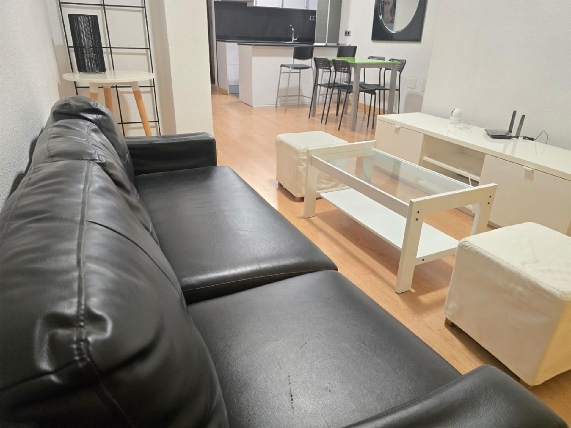 Pis de lloguer a Carrer de Sant Mateu, 39, Carolinas Altas Sala d'estar de Pis de lloguer en Alicante / Alacant amb Aire condicionat, Parquet i Moblat