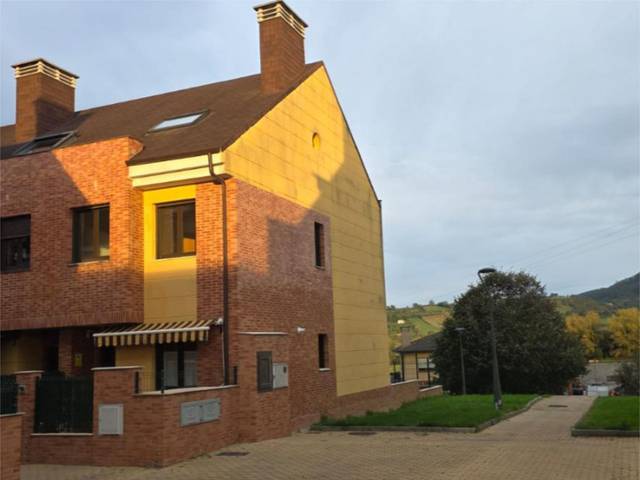 Piso en Venta en Barrio Vega, 175 en Vega