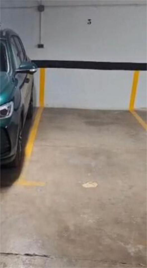 Parking of Garage to rent in Torrent