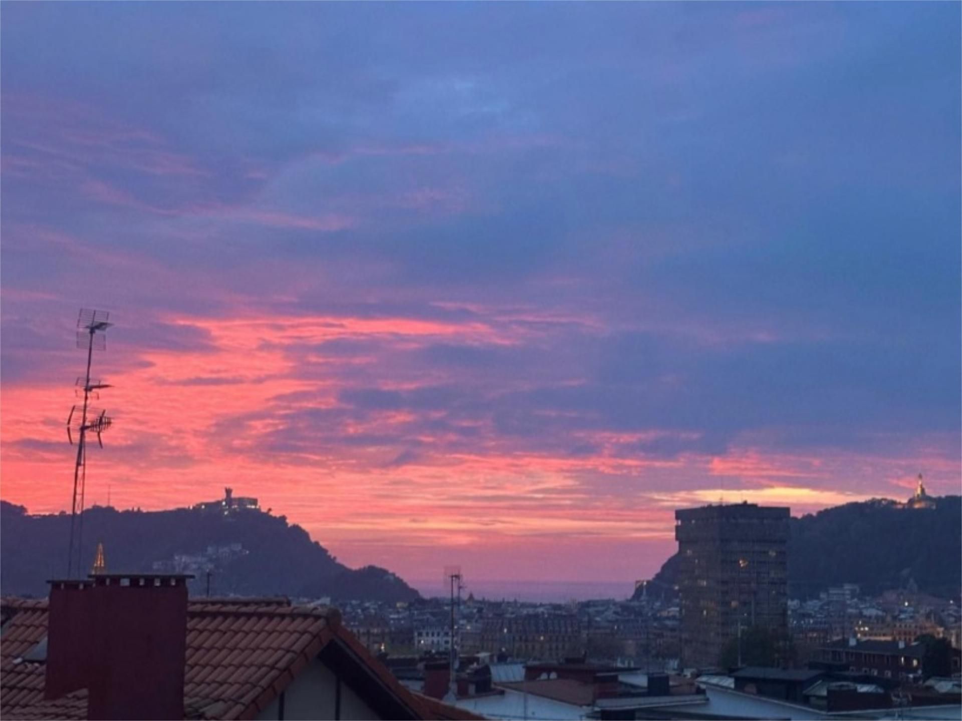 Vista exterior de Pis en venda en Donostia - San Sebastián 