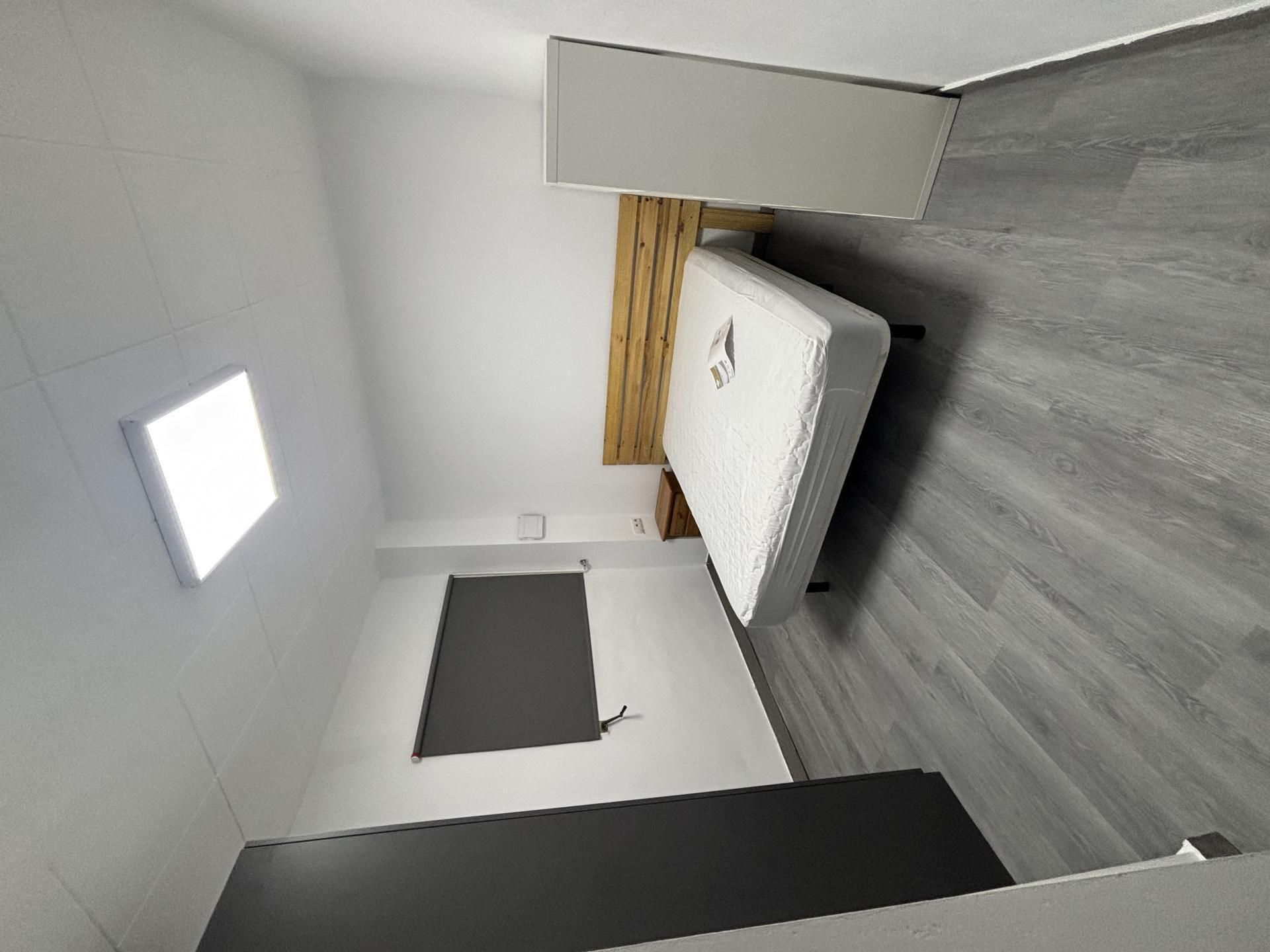 Bedroom of Flat to rent in Alzira  with Air Conditioner, Heating and Parquet flooring