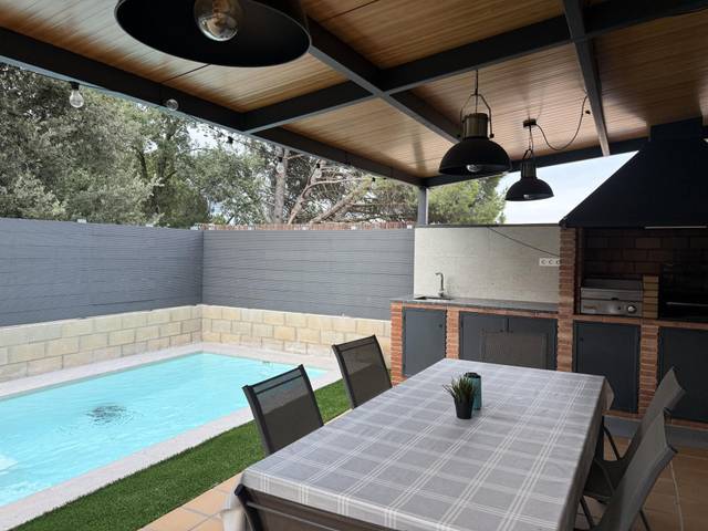 Casa adosada en Venta en Carrer de Sant Grau, 11 en Sant Julià del Llor i Bonmatí