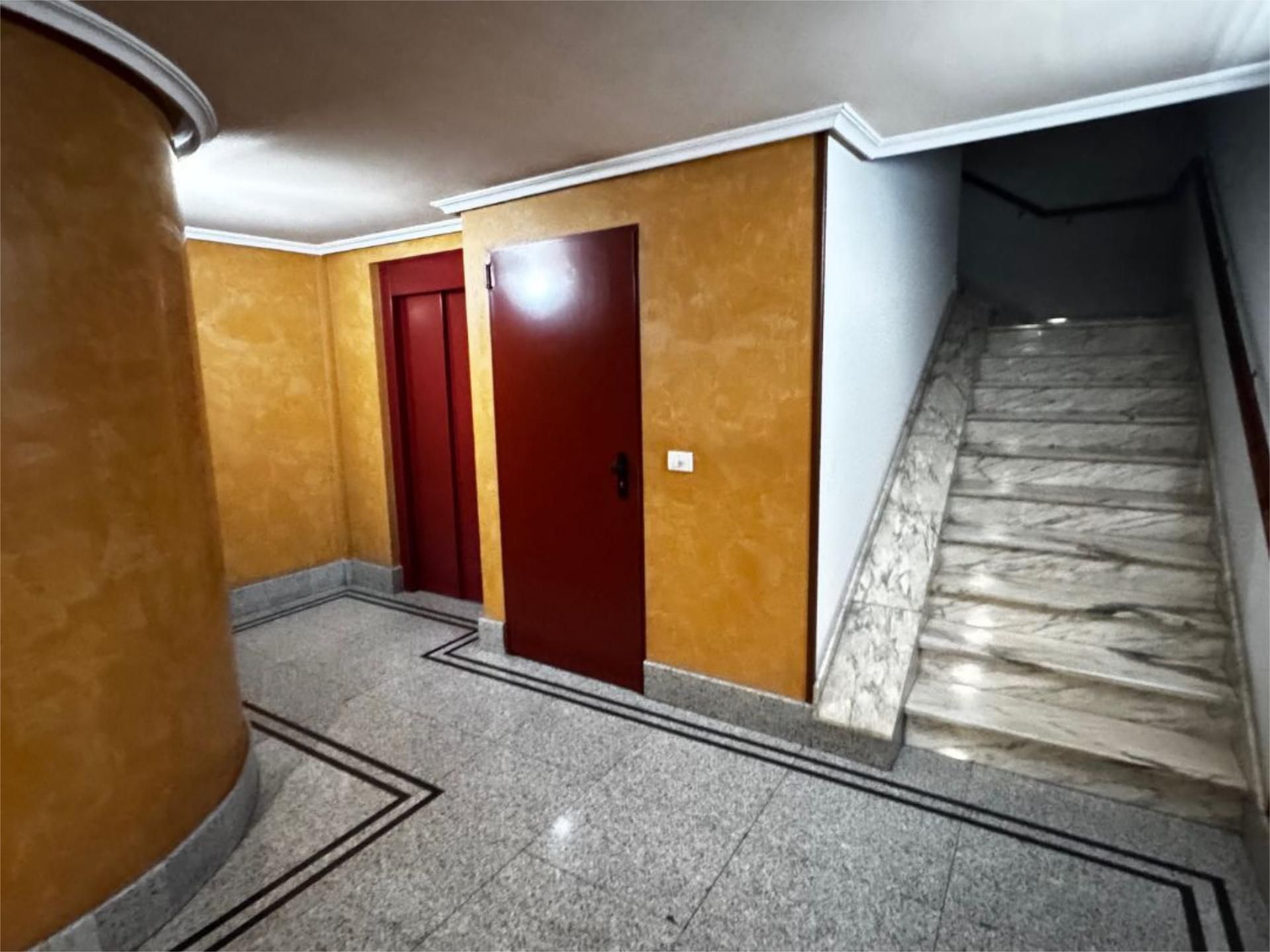 Flat for sale in Lugo Capital