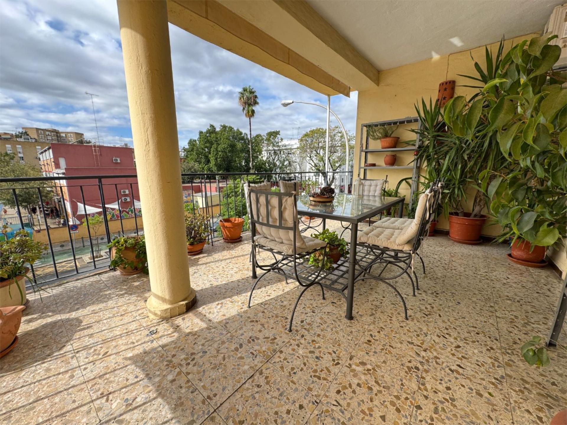 Pis en venda a López de Gómara, 35, Triana Este Terrassa de Pis en venda en Sevilla Capital amb Aire condicionat, Calefacció i Terrassa