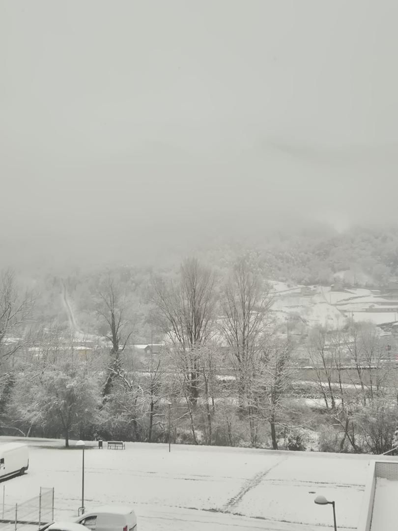 Pis en venda a Calle Pelayo, 23, Laviana Vista exterior de Pis en venda en Laviana amb Calefacció, Parquet i Traster