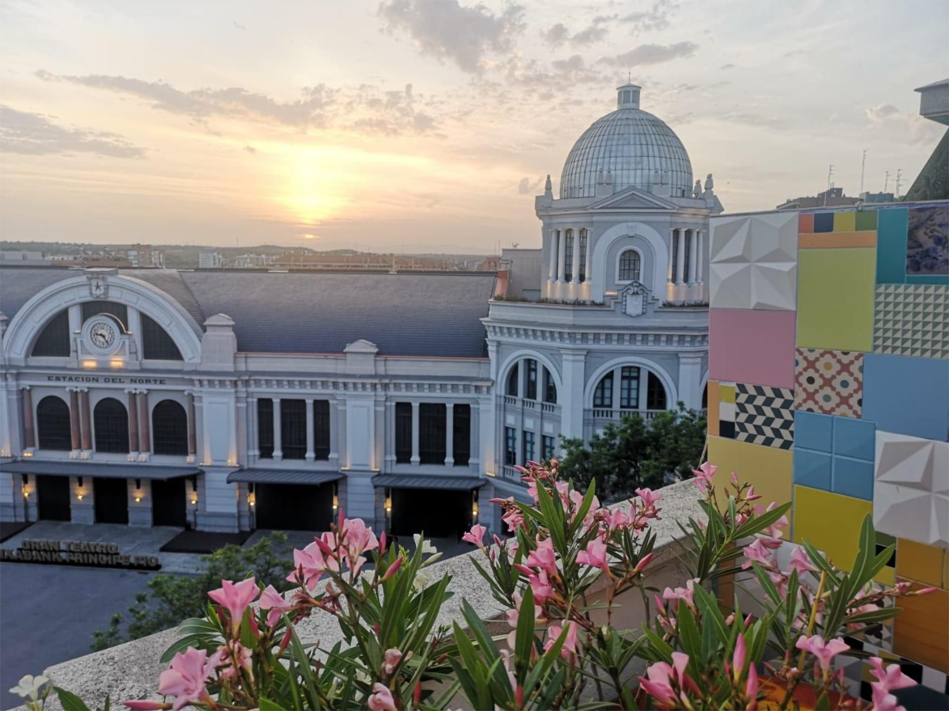Exterior view of Flat to rent in  Madrid Capital  with Terrace and Balcony