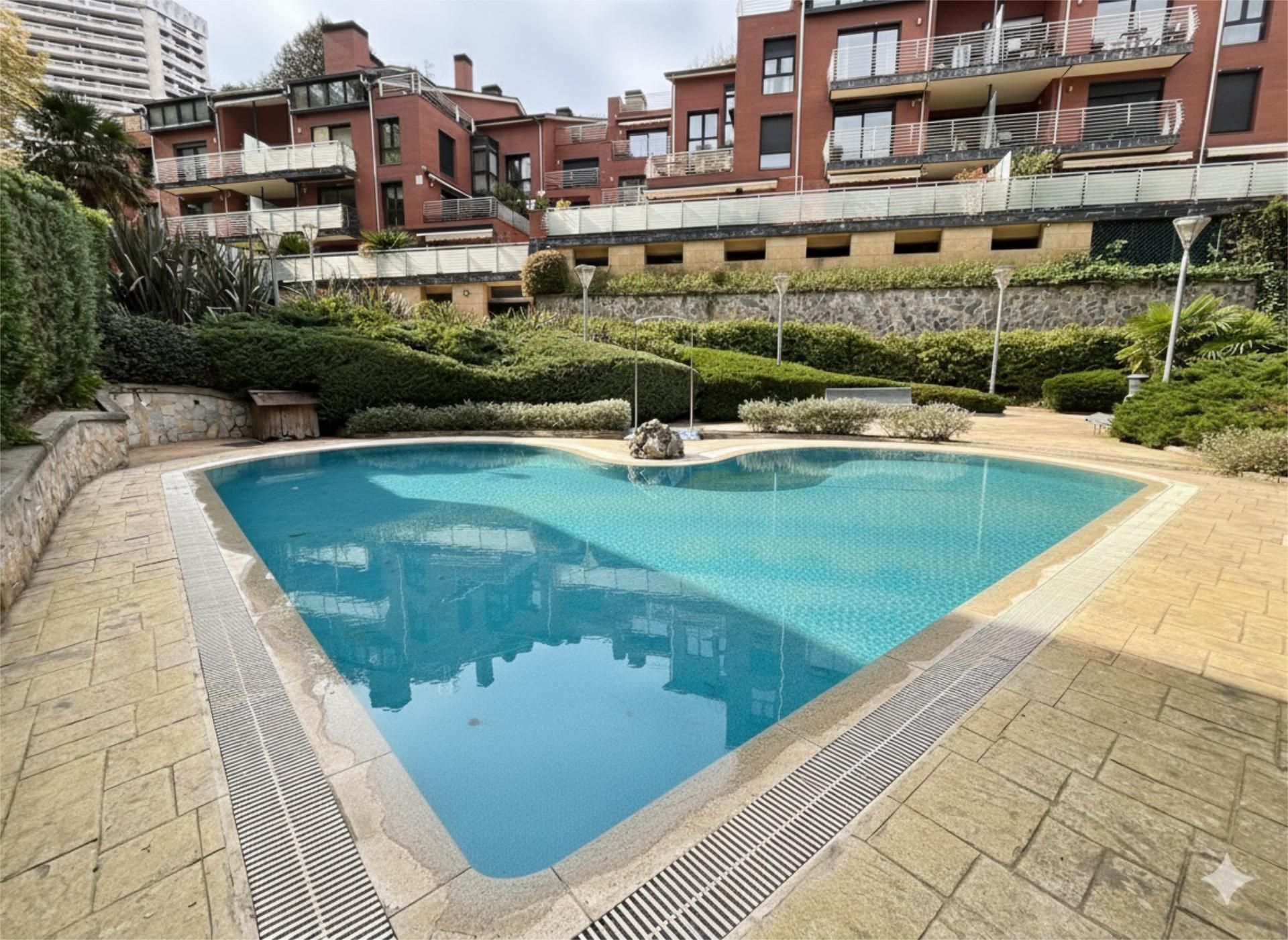 Pis en venda a Paseo Igeldo de, 1, Antiguo Piscina de Pis en venda en Donostia - San Sebastián
