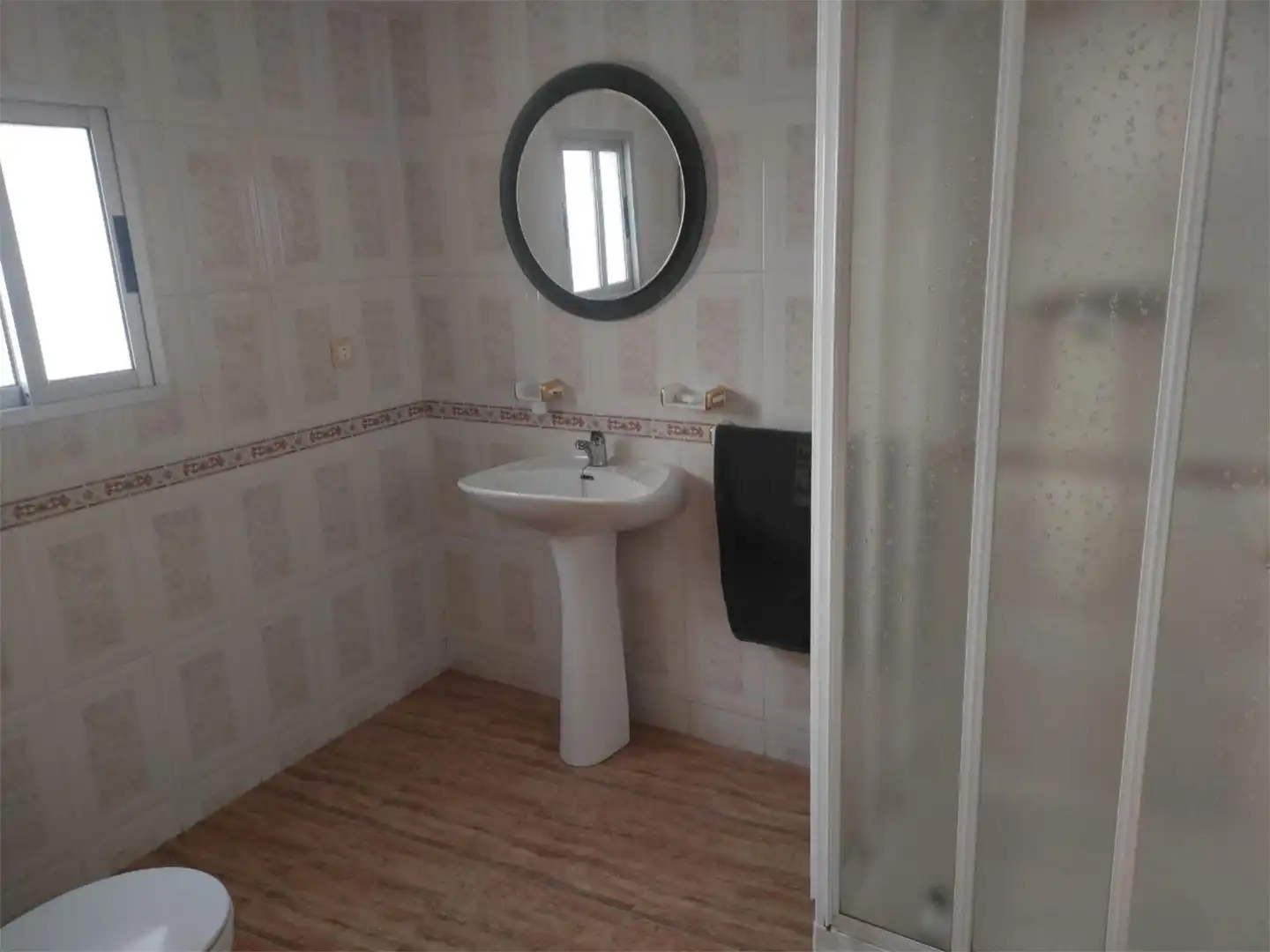 Detached homes for sale in Calle Jesus, 7, Villatorres Bathroom of Detached homes for sale in Villatorres with Air Conditioner, Heating and Private garden