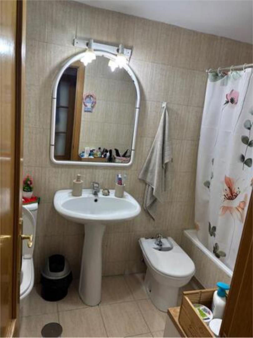 Apartment to rent in Prado Santo Domingo - Ensanche Bathroom of Apartment to rent in Alcorcón with Furnished