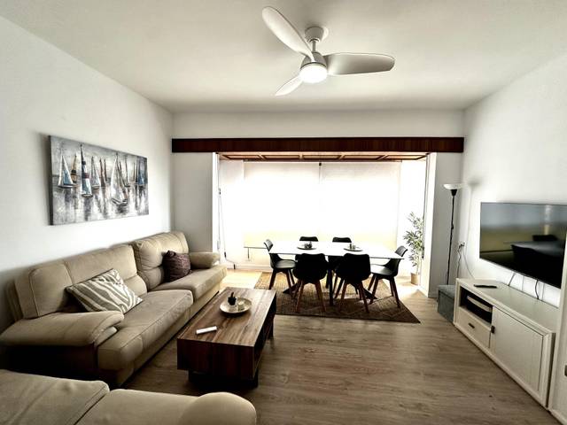 Piso en Alquiler en Calle Santa María, 29 en Casco Antiguo