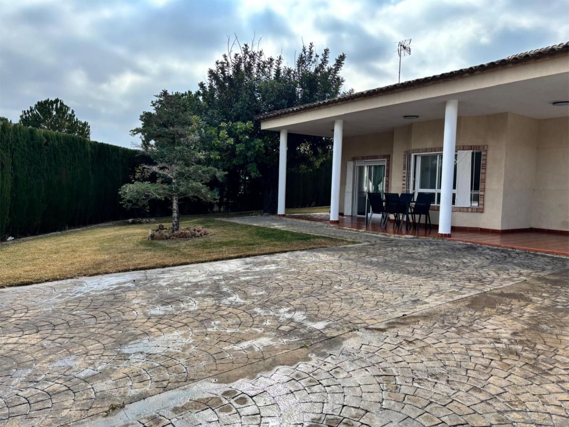 Casa o chalet de alquiler en Carrer 1, 90, La Cañada Jardín de Casa o chalet de alquiler en Paterna con Aire acondicionado, Calefacción y Jardín privado