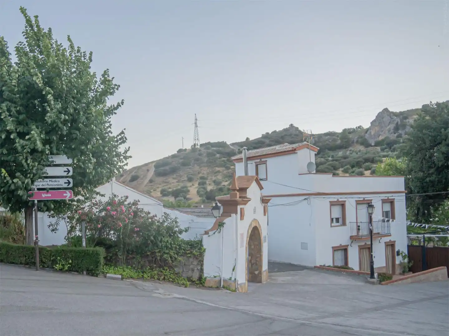 Casa adosada en venda a Carretera Colomera, Moclín Vista exterior de Casa adosada en venda en Moclín amb Aire condicionat, Calefacció i Jardí privat