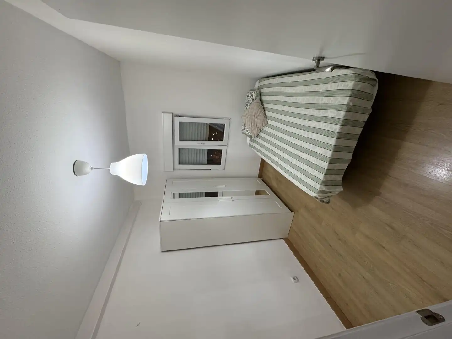 Room in Calle de Portugal, 50, Fuenlabrada II - El Molino Bedroom of Apartments for share in Fuenlabrada with Parquet flooring, Terrace and Furnished