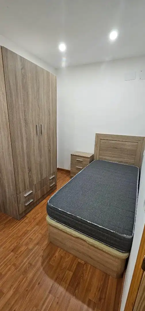 Habitación en Calle Nueva, 6, Avda de Madrid - Pº de la Estación Habitación en Calle Nueva, 6, Avda de Madrid - Pº de la Estación