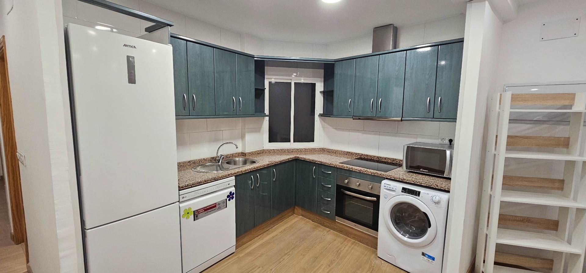 Flat to share in Calle Nueva, 6, Avda de Madrid - Pº de la Estación Flat to share in Calle Nueva, 6, Avda de Madrid - Pº de la Estación