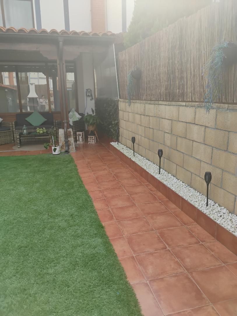 Casa o xalet en venda a Lugar Barrio Santullan, 15a, Castro-Urdiales Jardí de Casa o xalet en venda en Castro-Urdiales amb Terrassa, Piscina i Balcó