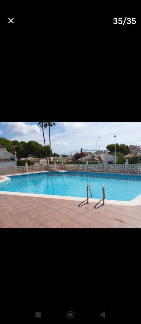 Single-family semi-detached to rent in Carrer Gesmills, 1, Corinto - Almarda