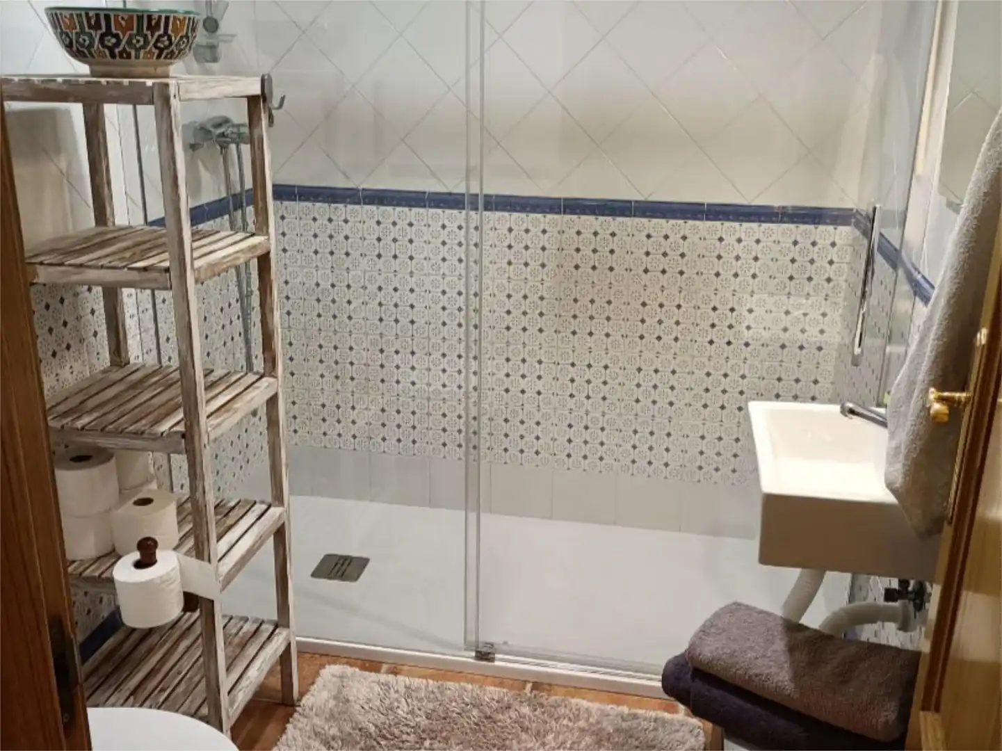 Habitación en Rúa Néboa, 11, Liáns Baño de Planta baja para compartir en Oleiros con Calefacción, Jardín privado y Terraza