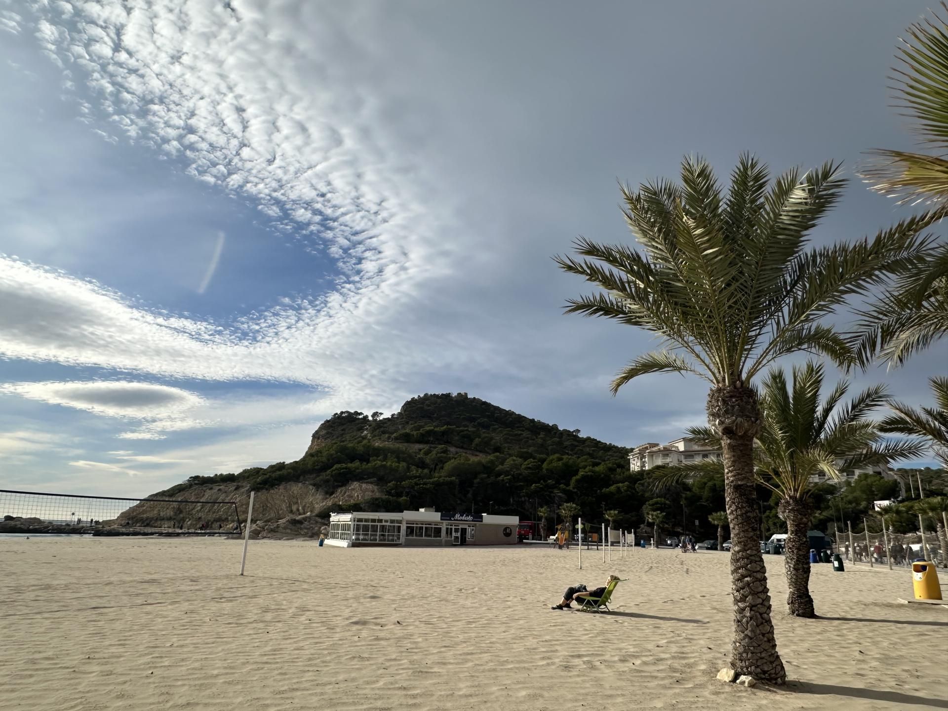 Piso de alquiler en Carrer Llevant, 5, Alitana - Casablanca Vista exterior de Piso de alquiler en Villajoyosa / La Vila Joiosa con Aire acondicionado, Calefacción y Jardín privado