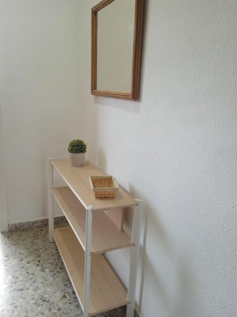Flat to share in Carrer de Domènech i Montaner, 3, Montbau Flat to share in Barcelona Capital with Furnished and Balcony