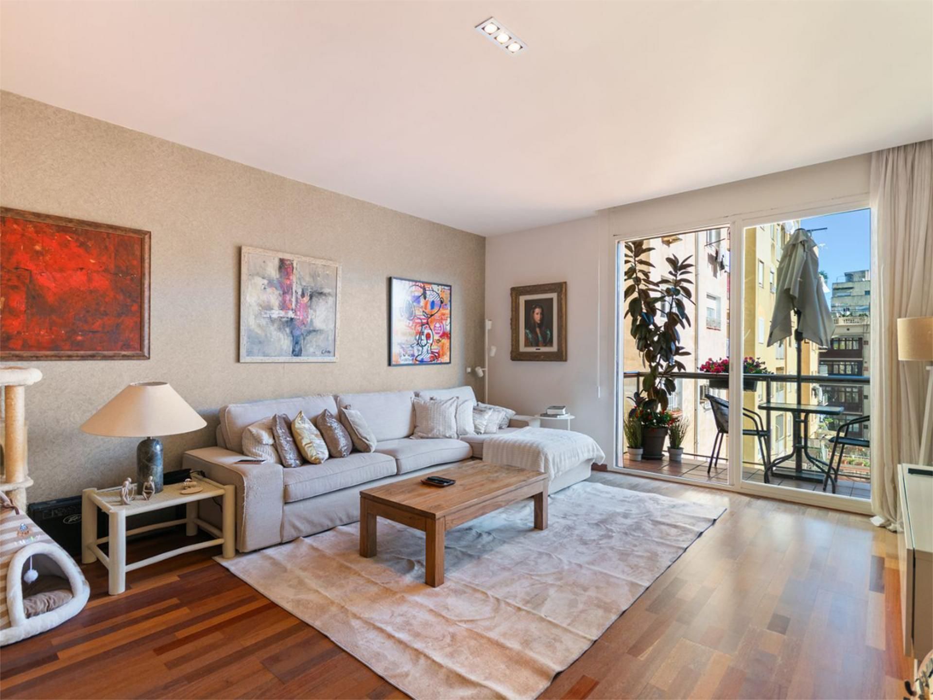 Pis en venda a Carrer del Bruc, 172, Dreta de l'Eixample Sala d'estar de Pis en venda en Barcelona Capital amb Aire condicionat i Terrassa