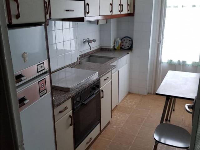 Piso en Venta en Calle de Ambrosio del Ruste, 2 en La Jota