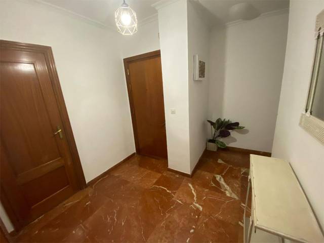 Piso en Venta en Calle Virtud, 3 en Triana Este