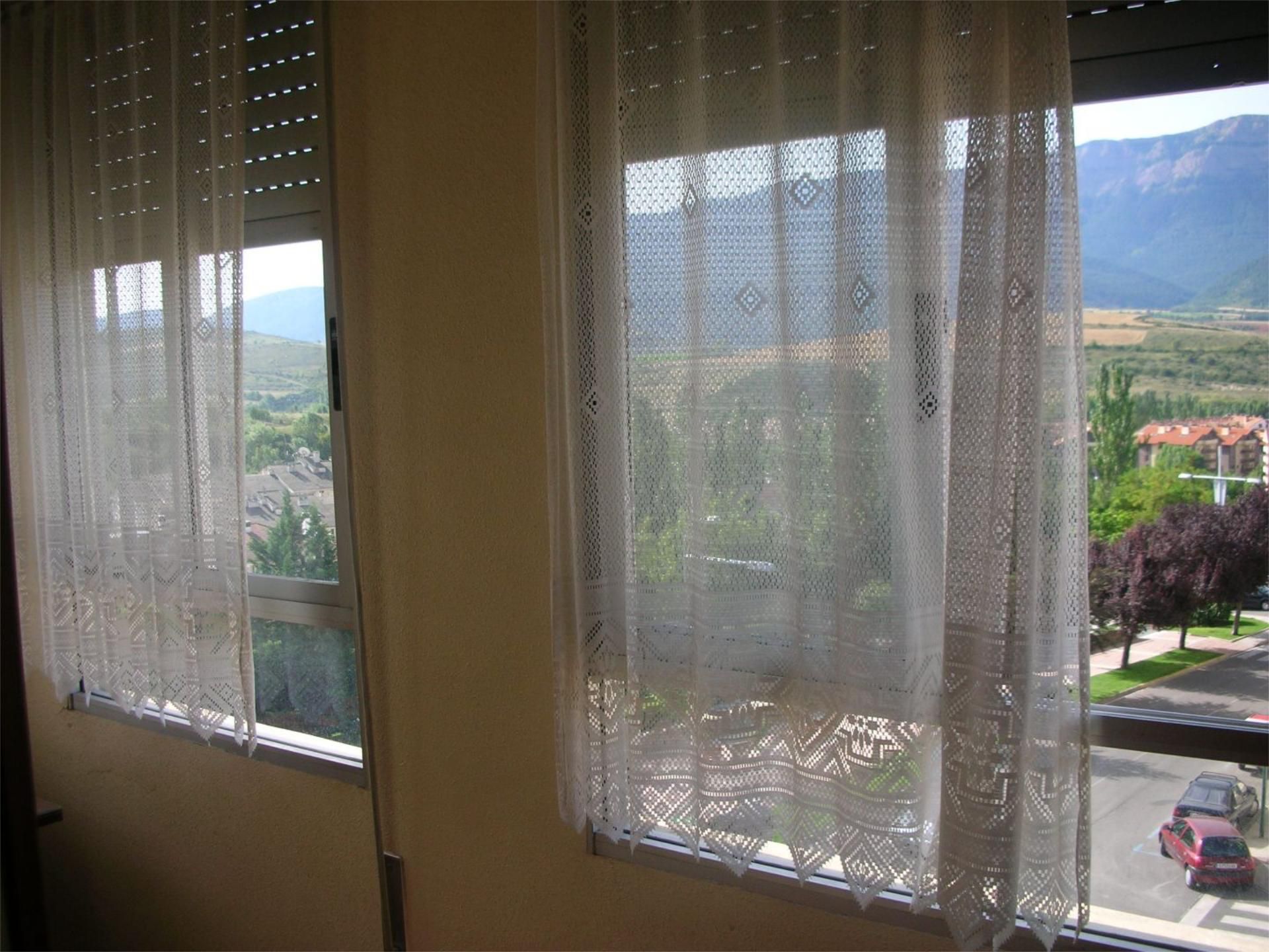 Bedroom of Flat to rent in Jaca  with Heating, Parquet flooring and Furnished
