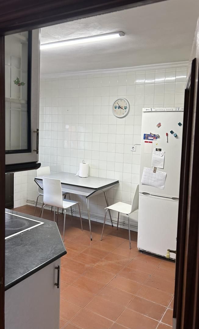 Pis de lloguer a Dolores Ibárruri Pasealekua, 43, Lasesarre Cuina de Pis de lloguer en Barakaldo amb Calefacció, Moblat i Balcó