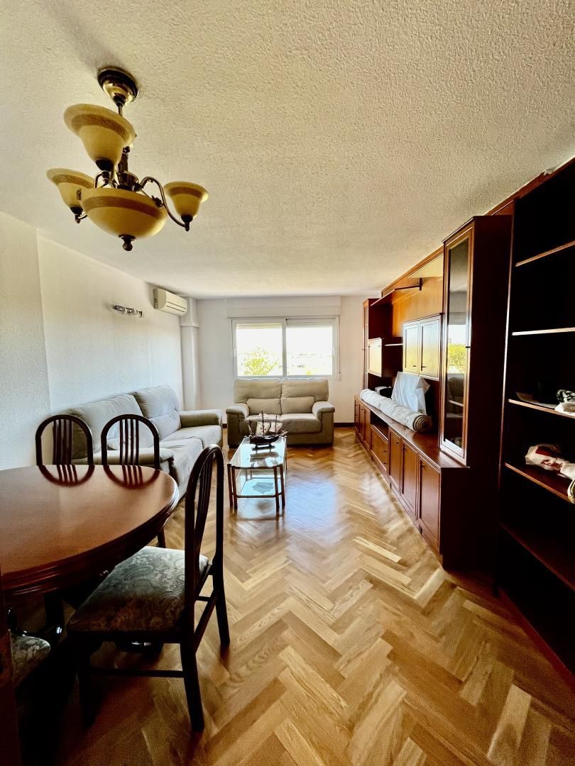 Flat for sale in Calle de la Casuarina, 29, Las Águilas Living room of Flat for sale in Madrid Capital with Air Conditioner, Heating and Parquet flooring