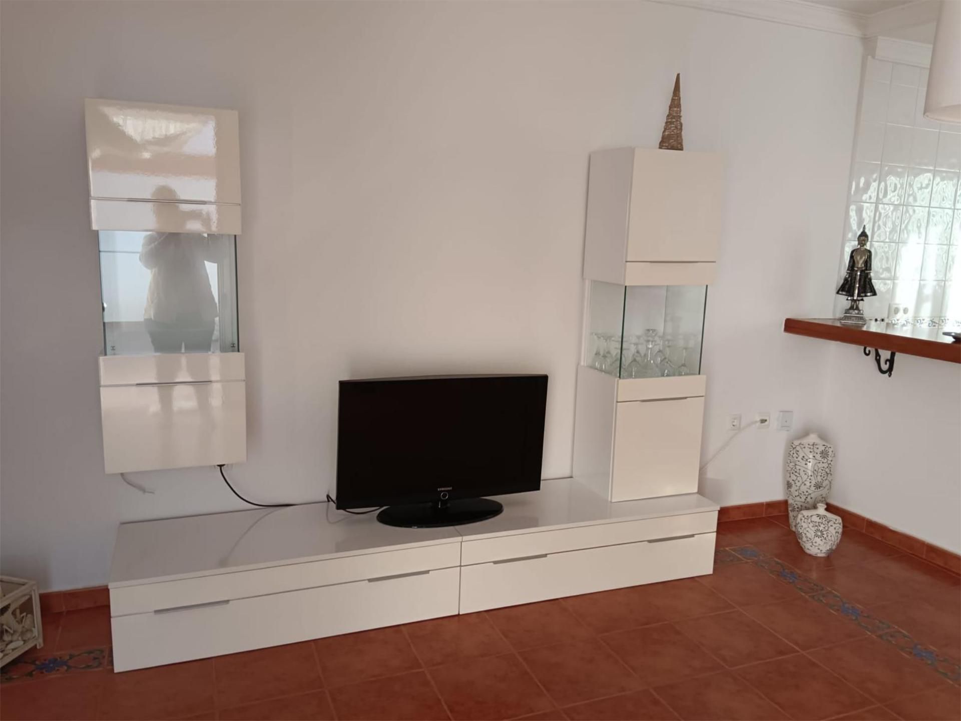 Pis de lloguer a Calle Badajoz, Cártama Sala d'estar de Pis de lloguer en Cártama amb Parquet, Terrassa i Moblat