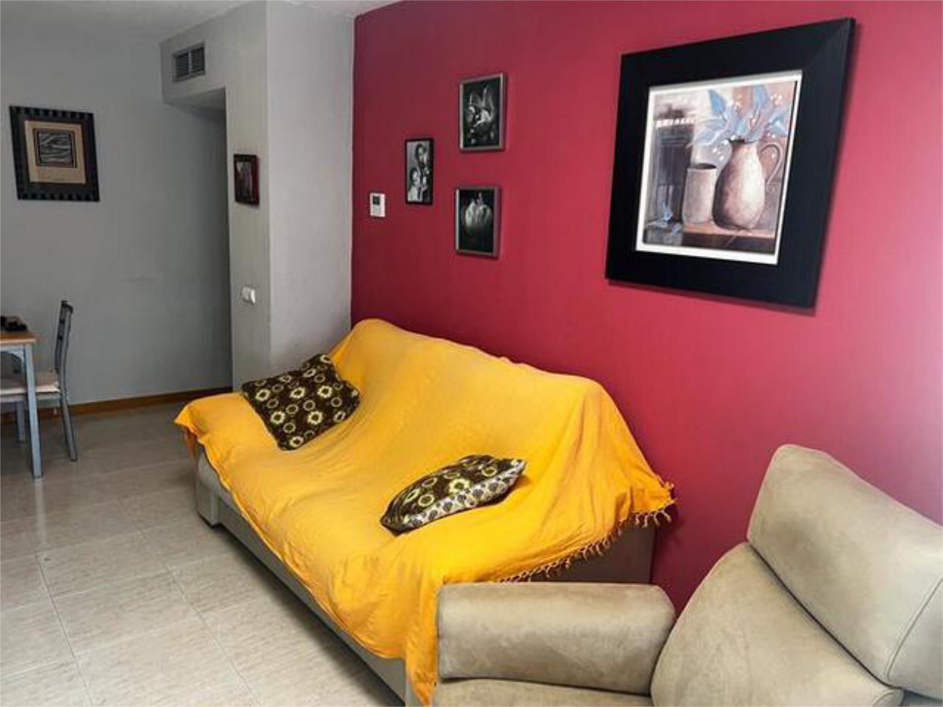 Apartamento de alquiler en Cala Alta - Veremar Sala de estar de Apartamento de alquiler en Villajoyosa / La Vila Joiosa con Terraza y Piscina