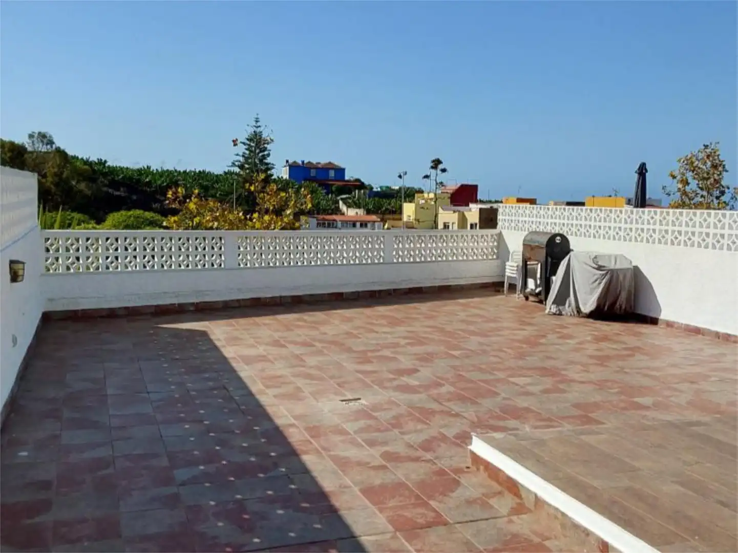 Einfamilien-Reihenhaus zur Miete in Avenida 8 Marzo, 43, San Antonio - Las Arenas Terrasse von Einfamilien-Reihenhaus zur Miete in Puerto de la Cruz