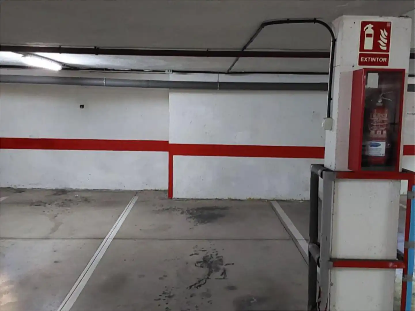 Einfamilien-Reihenhaus zur Miete in Avenida 8 Marzo, 43, San Antonio - Las Arenas Parkplatz von Einfamilien-Reihenhaus zur Miete in Puerto de la Cruz