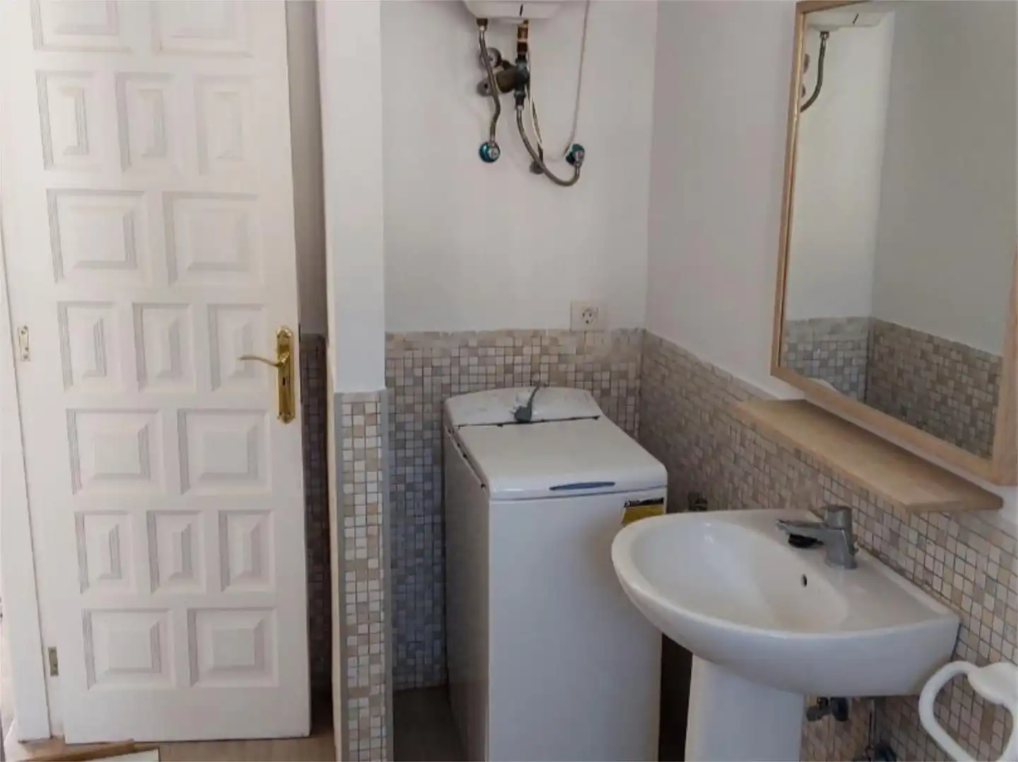 Einfamilien-Reihenhaus zur Miete in Avenida 8 Marzo, 43, San Antonio - Las Arenas Badezimmer von Einfamilien-Reihenhaus zur Miete in Puerto de la Cruz