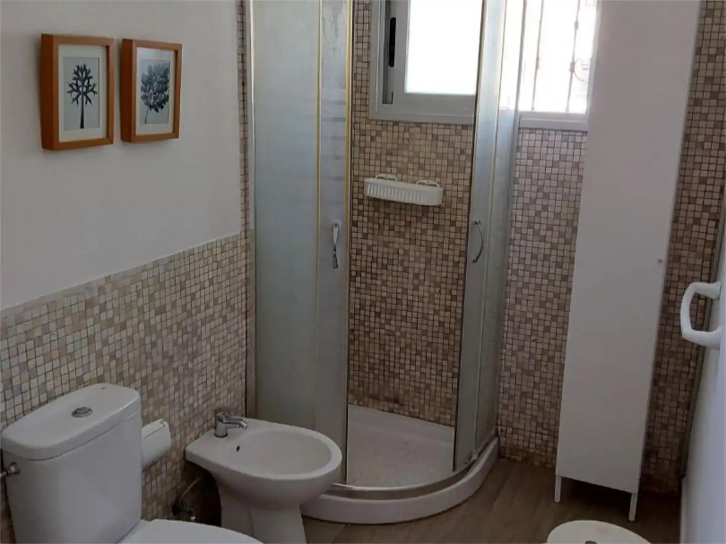 Einfamilien-Reihenhaus zur Miete in Avenida 8 Marzo, 43, San Antonio - Las Arenas Badezimmer von Einfamilien-Reihenhaus zur Miete in Puerto de la Cruz