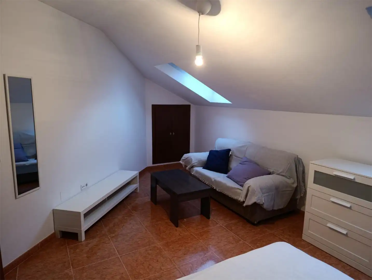 Room in Calle Sanz Català, 21, Navalmoral de la Mata Living room of Detached homes for share in Navalmoral de la Mata with Furnished, Oven and Washing machine