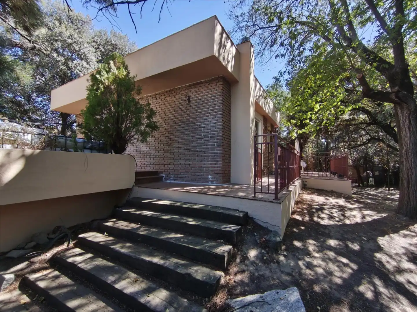 Vista exterior de Casa o xalet en venda en Alpedrete amb Calefacció, Jardí privat i Terrassa