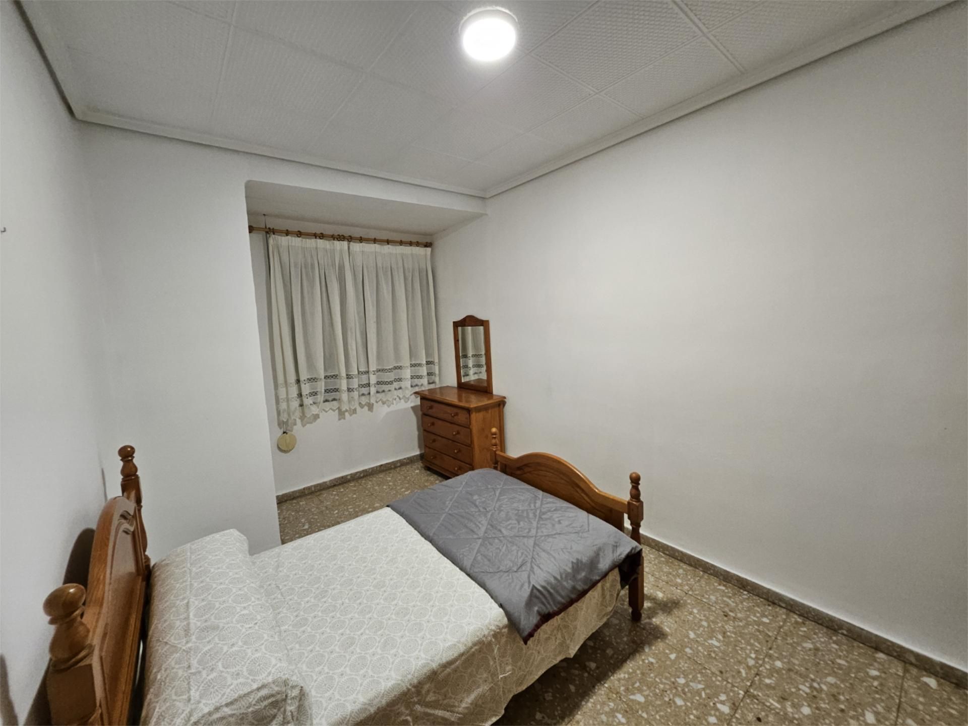 Flat to share in Carrer Cavite, 5, Avenida de Abril - 9 de Octubre