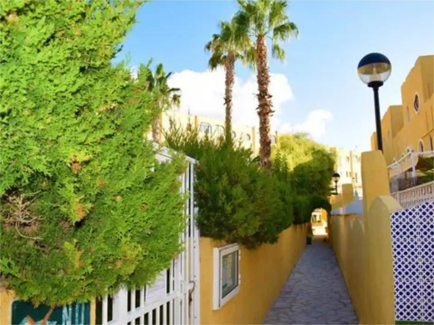 Detached homes for sale in Carrer de Gaianes, 1, Pueblo Español - Coveta Fumá Exterior view of Detached homes for sale in El Campello with Air Conditioner, Heating and Terrace