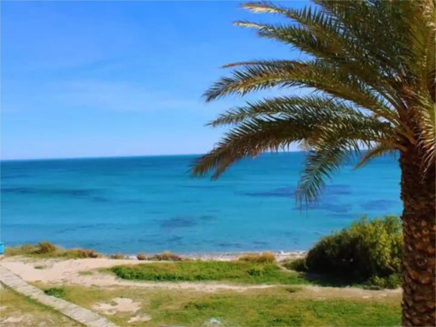 Detached homes for sale in Carrer de Gaianes, 1, Pueblo Español - Coveta Fumá Exterior view of Detached homes for sale in El Campello with Air Conditioner, Heating and Terrace