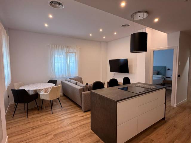 Piso en Venta en Calle de Alozaina, 23 en Santa Cristina - San Rafael