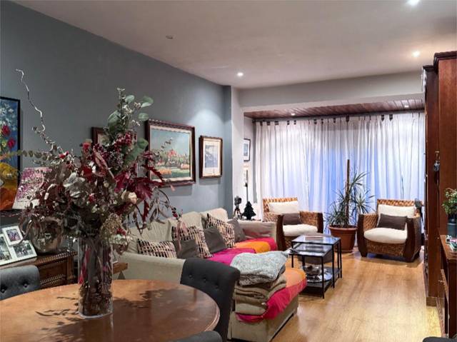 Piso en Venta en Travessera de Dalt, 30 en Vila de Gràcia