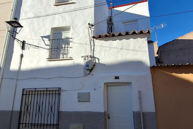 Foto 1 de Casa adosada en venda a Calle Mayor, 29, Valdaracete, Madrid