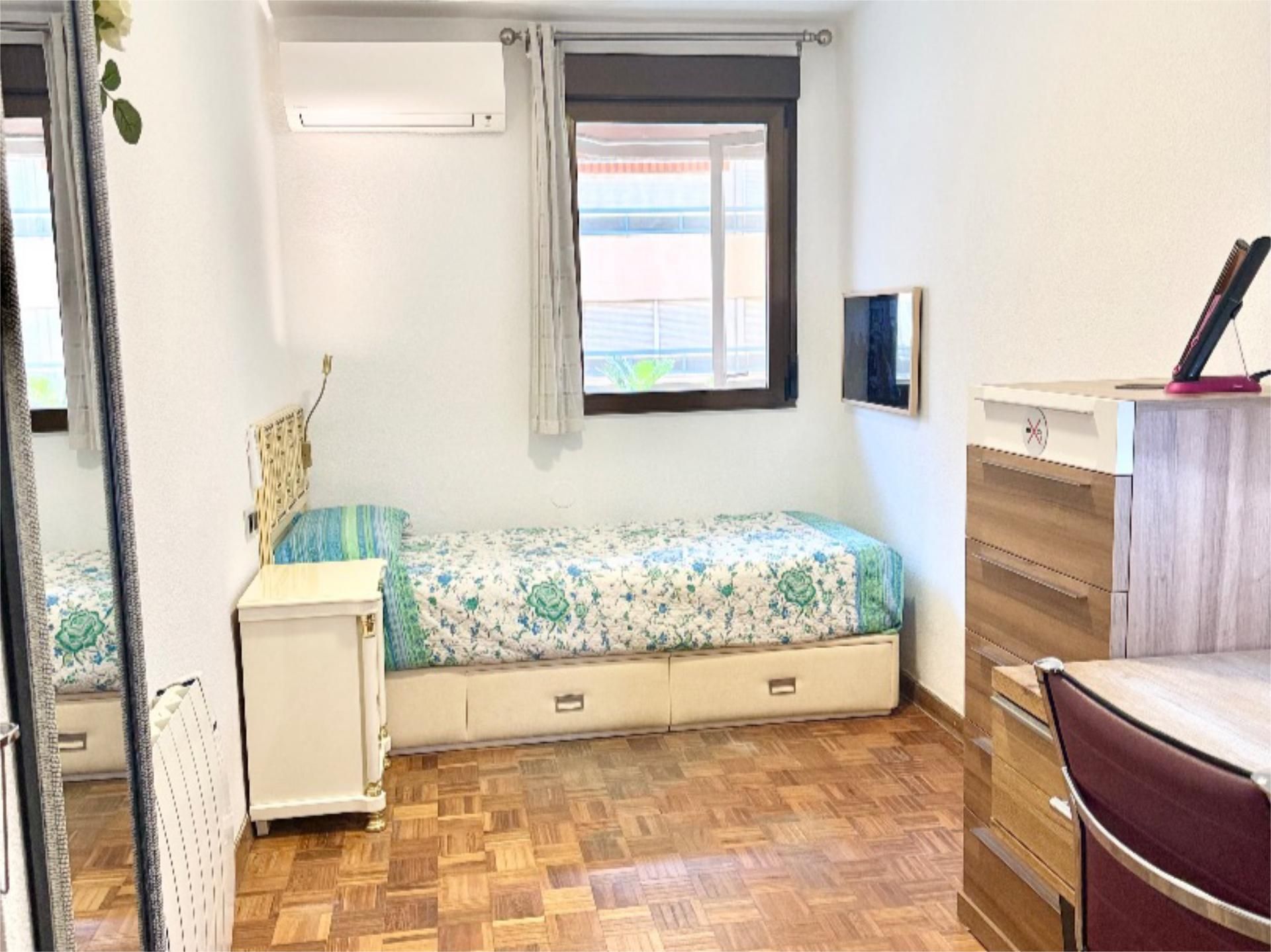 Flat to share in Carrer d'Alboraia, 17, Trinitat Flat to share in Carrer d'Alboraia, 17, Trinitat