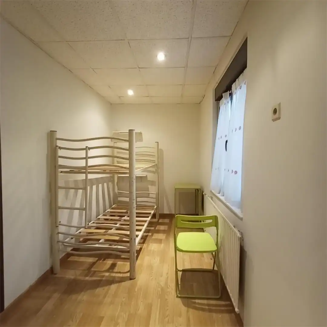 Casa o xalet en venda a Calle Montes del Sueve, 44, Ciudad Naranco - Prados de La Fuente Dormitori de Casa o xalet en venda en Oviedo amb Balcó