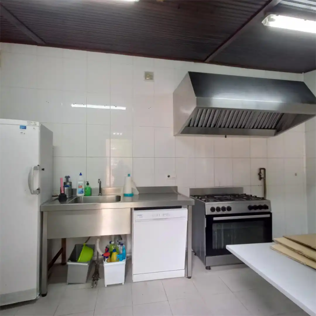 Casa o xalet en venda a Calle Montes del Sueve, 44, Ciudad Naranco - Prados de La Fuente Cuina de Casa o xalet en venda en Oviedo amb Balcó